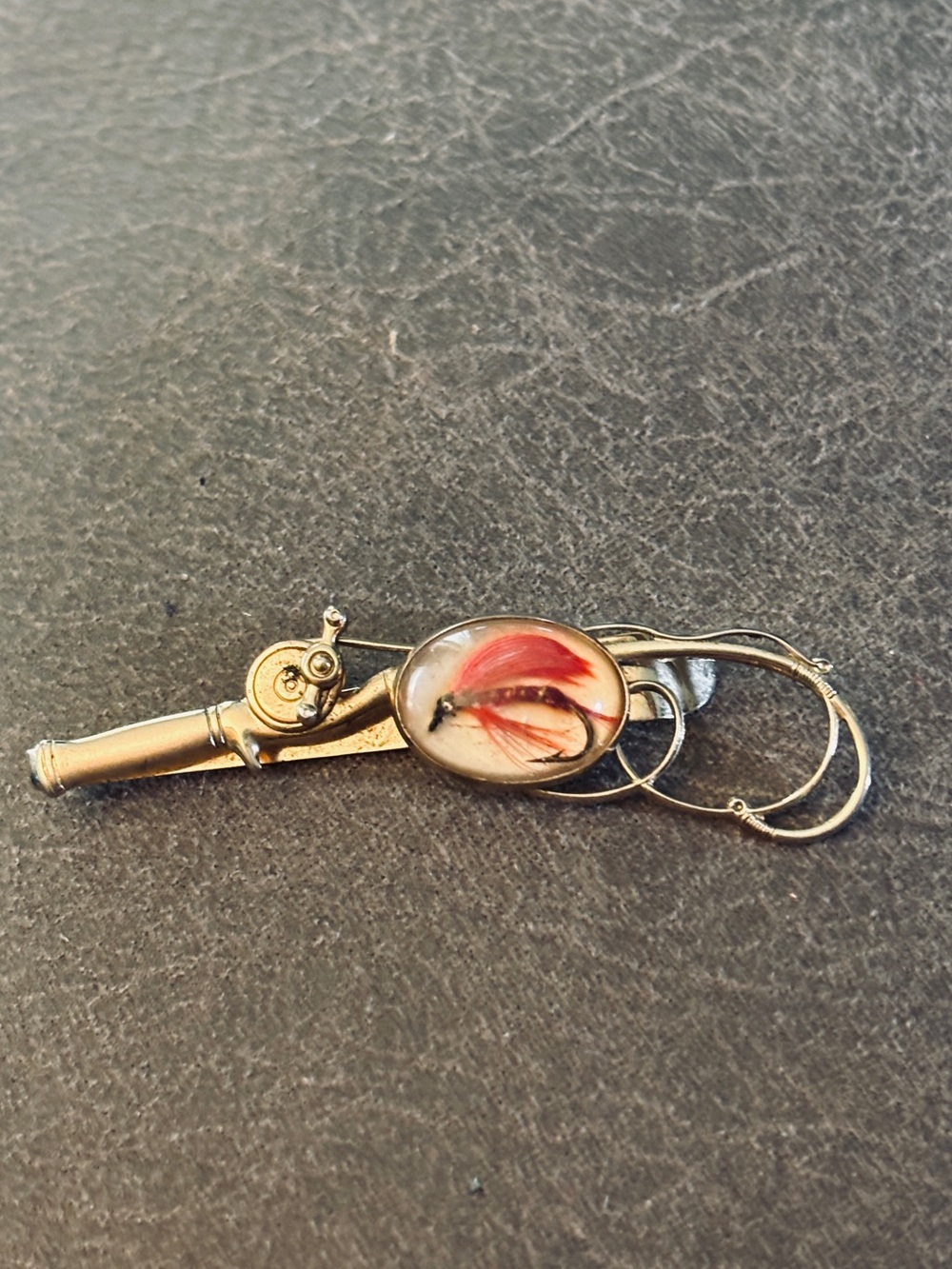 Vintage Anton Goldtone Fly Fishing Rod Tie Clip -movable reel -encased lure $12